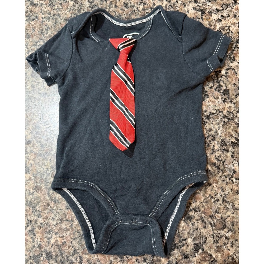 Blume Baby Boy Bodysuit 6-9M Gray Short Sleeve with Attached Red Striped Tie